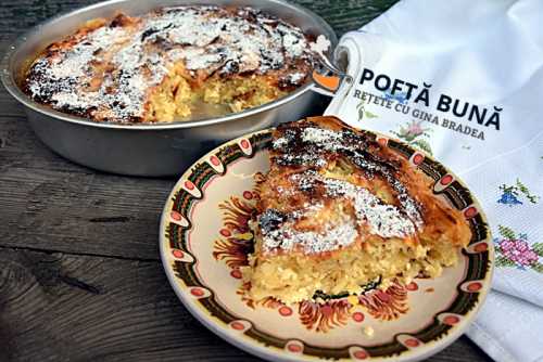 Placinta dobrogeana cu branza Placinta creata dobrogeana cu branza dulce si stafide