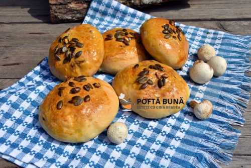 Chifle umplute cu ciuperci Chifle umplute cu ciuperci