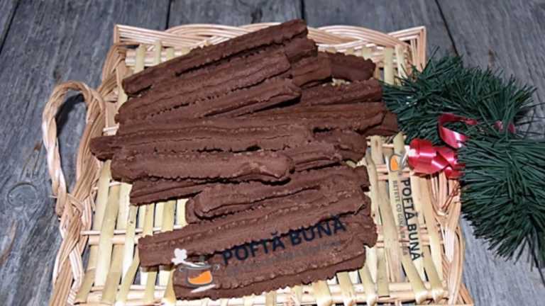 Biscuiti spritati, piscoturi cu unt, untura si cacao, reteta copilariei