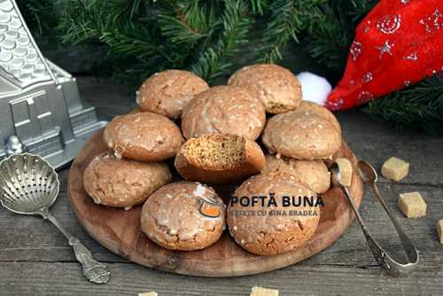 Turta dulce glazurata, moale si aromata, reteta veche