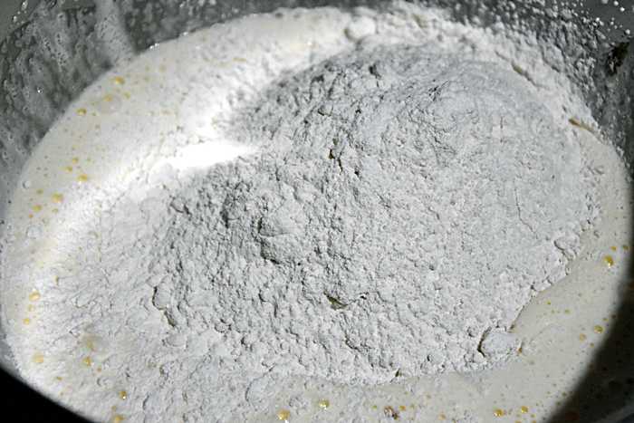 Turta dulce glazurata, moale si aromata, reteta veche