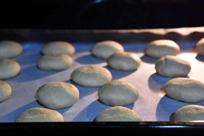 Turta dulce glazurata, moale si aromata, reteta veche