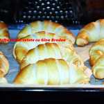 Cornuri aperitiv fragede si pufoase, croissante rapide cu branza Cornuri aperitiv fragede si pufoase, croissante rapide cu branza