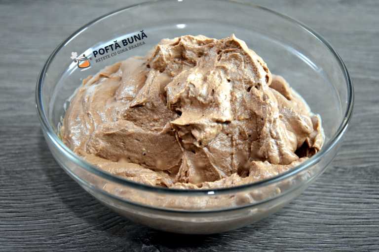 Crema cu ciocolata, frisca si mascarpone