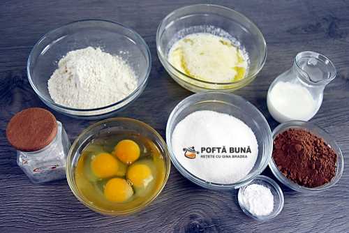 Cum preparam reteta de cupcakes de cacao, cu crema de mascarpone, frisca si fructe de padure?