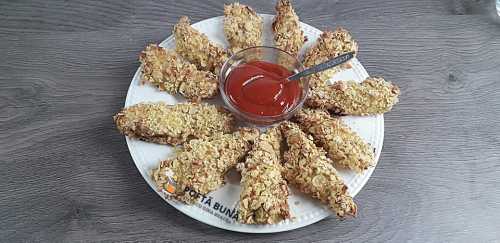 Piept de pui crispy Piept de pui crispy, snitele de pui in crusta crocanta de porumb