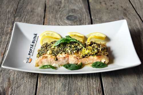 Somon cu sos pesto la cuptor, reteta italiana