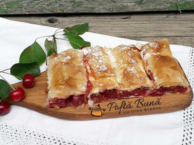 Placinta cu visine, cirese sau alte fructe
