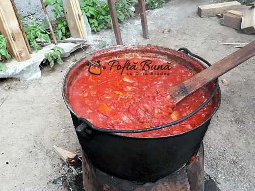 Bulion din rosii si ardei kapia, reteta naturala, simpla, fara conservanti Bulion din rosii si ardei kapia, reteta naturala, simpla, fara conservanti