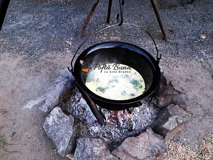 Storceag, ciorba pescareasca de la Sfantu Gheorghe, cu sturion si somn Storceag, ciorba pescareasca de la Sfantu Gheorghe, cu sturion si somn