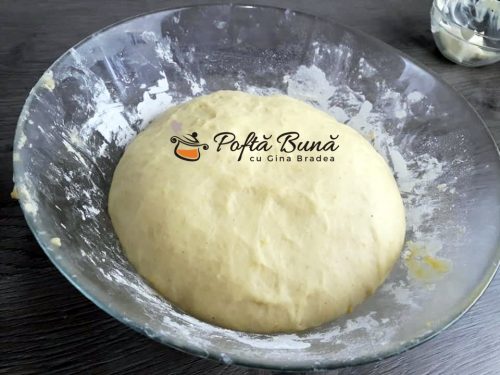 Bucte buhteln cu gen si nuca gogosi cornuri pufoase la cuptor 5 500x375 - Bucte cu gem - buhteln, cornuri sau gogosi pufoase, la cuptor