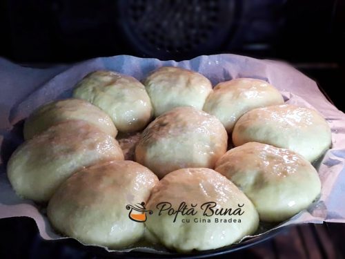 Bucte cu gem - buhteln, cornuri sau gogosi pufoase, la cuptor