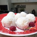 Bilute de gris cu zmeura si fulgi de cocos Bilute de gris cu zmeura si fulgi de cocos sau Rafaello pentru copii