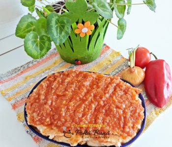 Fasole batuta cu sos de ceapa si rosii, reteta traditionala, de post Fasole batuta cu sos de ceapa si rosii, reteta traditionala, de post