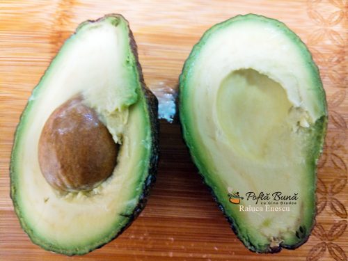 huevos ahogados reteta oua in sos de rosii cu avocado 5 500x375 - Huevos ahogados sau oua in sos de rosii cu avocado