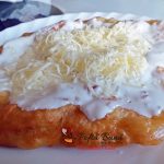 langos cu cartofi reteta ungureasca1 150x150 - Langos unguresc cu cartofi, mujdei si smantana