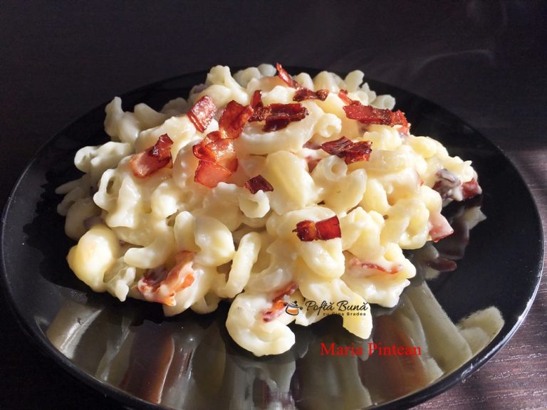 Macaroane cu branza si bacon sau mac and cheese