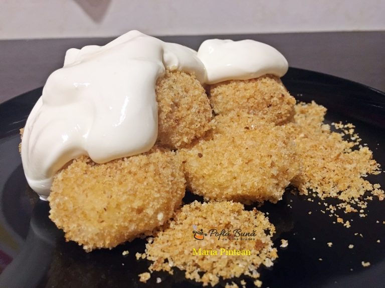 Papanasi fierti cu branza de vaci, pesmet si dulceata