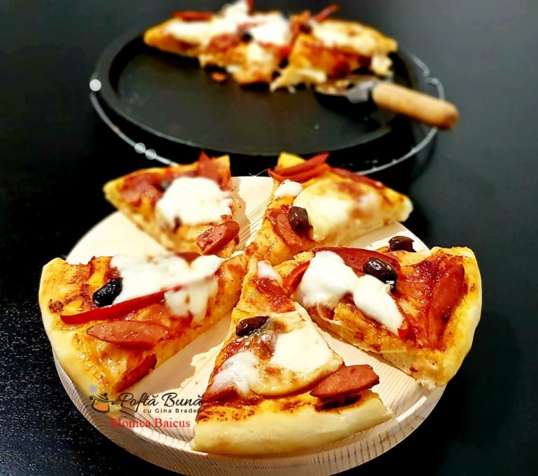 Pizza de casa, moale si pufoasa, reteta rapida