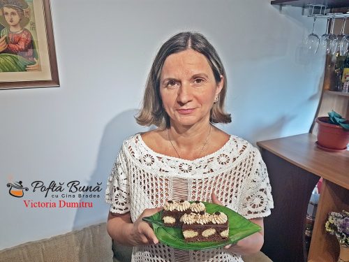 prajitua ioana reteta pas cu pas 4 500x375 - Prajitura Ioana cu blat de cacao, piscoturi si crema de ciocolata