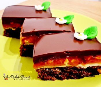 Prajitura Snickers cu alune, crema caramel si ciocolata Prajitura Snickers cu alune, crema caramel si ciocolata