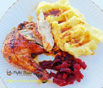 Pui la capac cu usturoi, reteta veche de friptura de pui Pui la capac cu usturoi, reteta veche de friptura de pui