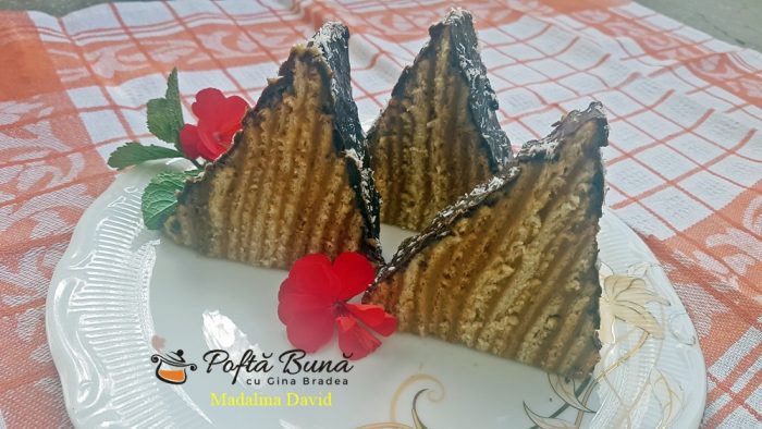 Prajitura Carpati cu foi si crema de unt, reteta de cofetarie Prajitura Carpati cu foi si crema de unt, reteta de cofetarie