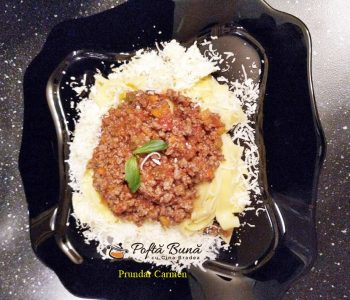 Tagliatelle bolognese, taietei cu ou si sos bolognese Tagliatelle bolognese, taietei cu ou si sos bolognese