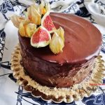 tort cu crema de vanilie si ciocolata reteta clasica 1 150x150 - Tort cu crema de vanilie si ciocolata, reteta pas cu pas