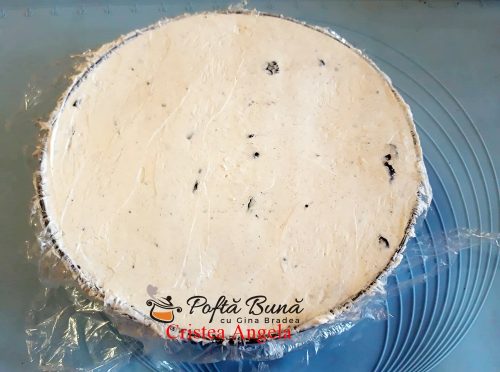 Tort Oreo cu mascarpone fara coacere tort oreo cu mascarpone reteta rapida fara coacere4 500x372 - Tort Oreo cu mascarpone fara coacere