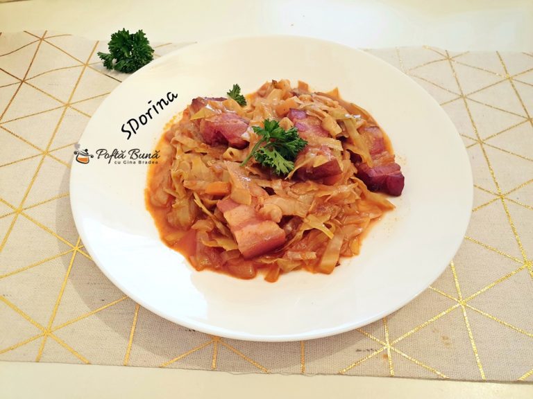 Varza dulce cu carne de porc la cuptor, reteta traditionala