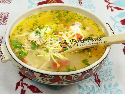 Bors de pui cu taietei Ciorba de pui - bors de pui cu taitei de casa