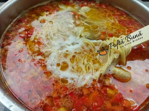 Ciorba de pui bors de pui cu taitei de casa Ciorba de pui bors de pui cu taitei de casa reteta moldoveneasca gina bradea 5 500x375 - Ciorba de pui bors de pui cu taitei de casa