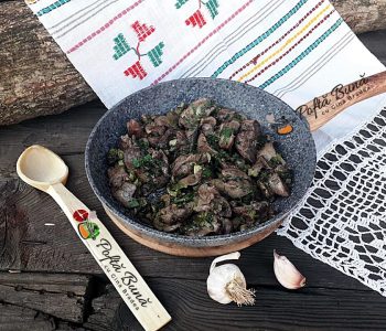 Ficatei de pui cu ceapa si usturoi la tigaie, reteta rapida Ficatei de pui cu ceapa si usturoi la tigaie, reteta rapida