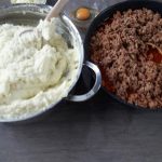 Musaca de cartofi piure si carne tocata, reteta clasica pas cu pas Musaca de cartofi piure si carne tocata, reteta clasica