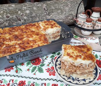 Musaca de cartofi piure si carne tocata, reteta clasica Musaca de cartofi piure si carne tocata, reteta clasica