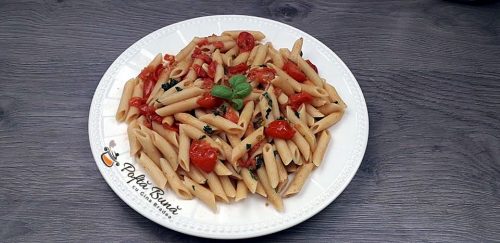 Paste cu rosii si busuioc Paste cu rosii si busuioc