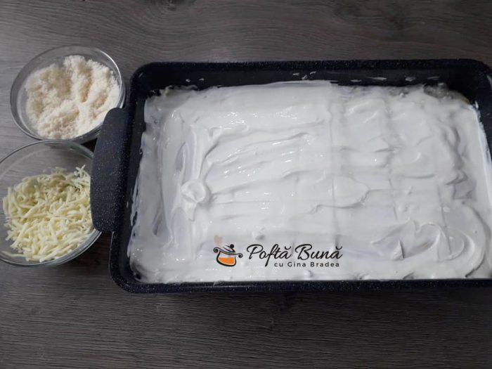 Reteta de lasagna cu sos bechamel, mazare si afumatura Reteta de lasagna cu sos bechamel, mazare si afumatura