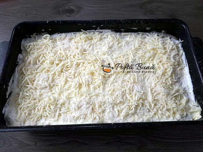 Reteta de lasagna cu sos bechamel, mazare si afumatura Reteta de lasagna cu sos bechamel, mazare si afumatura