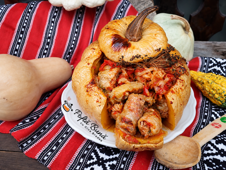 Sarmale in dovleac cu frunze de varza si carne de porc
