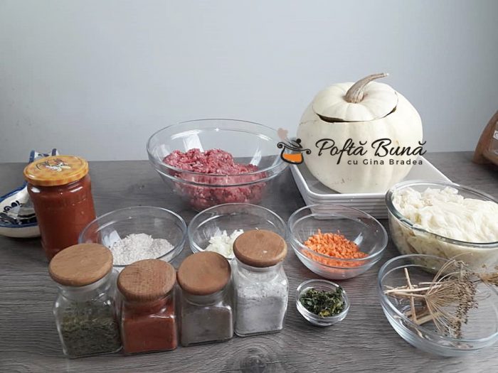 Sarmale in dovleac cu frunze de varza si carne de porc