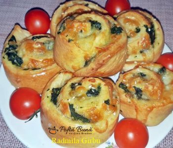 Rulouri aperitiv cu spanac si cascaval, cu aluat dospit facut acasa Rulouri aperitiv cu spanac si cascaval, cu aluat dospit facut acasa