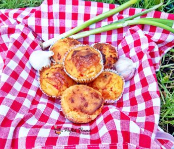 Briose de malai cu kefir, cascaval si legume, reteta rapida Briose de malai cu kefir, cascaval si legume, reteta rapida