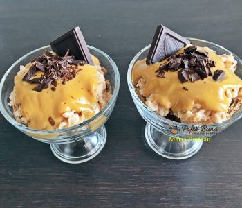 Budinca de orez cu sos de caramel, scortisoara si ciocolata