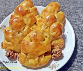 Chifle moi cu dovleac si gust de toamna, in forma de frunze