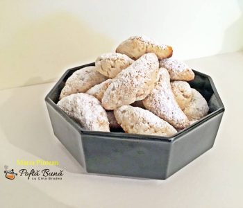 Cornulete fragede cu nuca, unt si lamaie, reteta bunicii