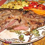 Cotlet de vita rib eye steak cu legume, la gratar