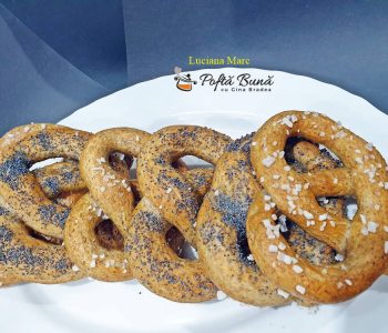 Covrigi din faina integrala cu mac sau sare, reteta pas cu pas Covrigi din faina integrala cu mac sau sare, reteta pas cu pas