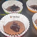 cupcakes cu cacao gem de visine si frisca 5 150x150 - Cupcakes cu cacao, gem de visine si frisca, moi, pufoase si gustoase