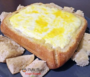 Fondue in bol de paine Fondue in bol de paine